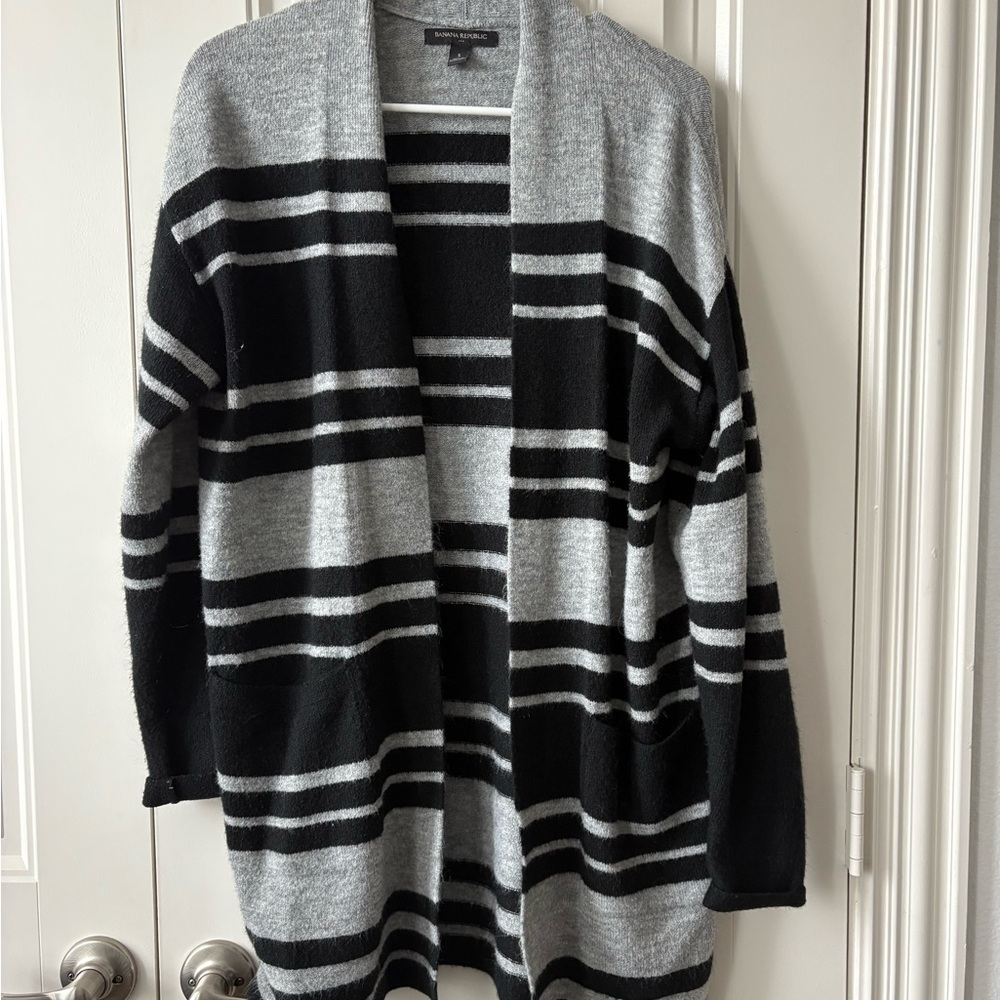 Banana Republic Factory Black & Gray Striped Open-Front Cardigan. Small.